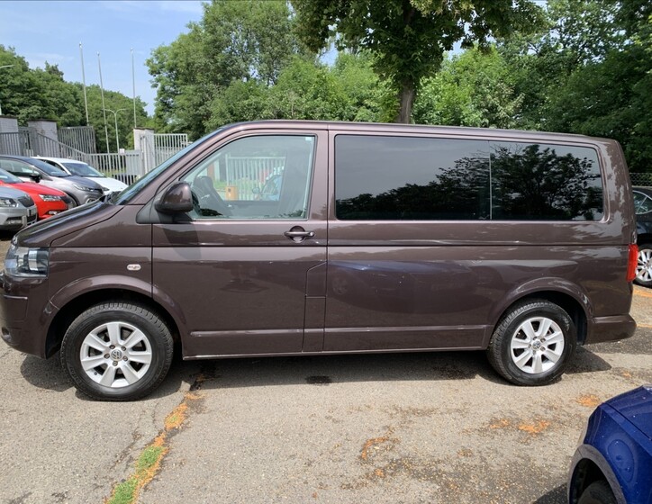 Volkswagen Caravelle 8