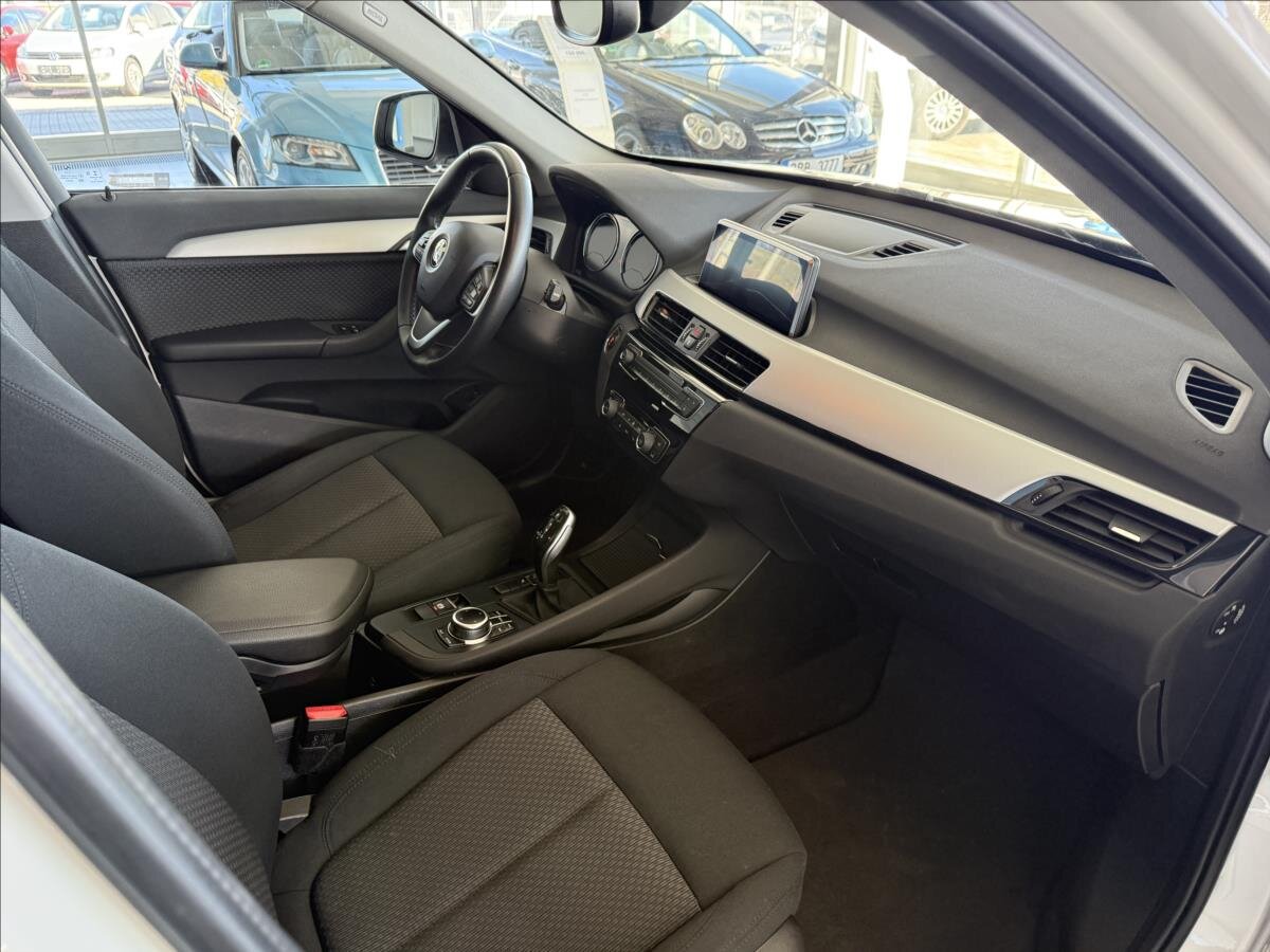 BMW X1 Kombi 1,5 l 103 kw