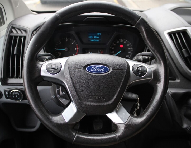 Ford Transit 7
