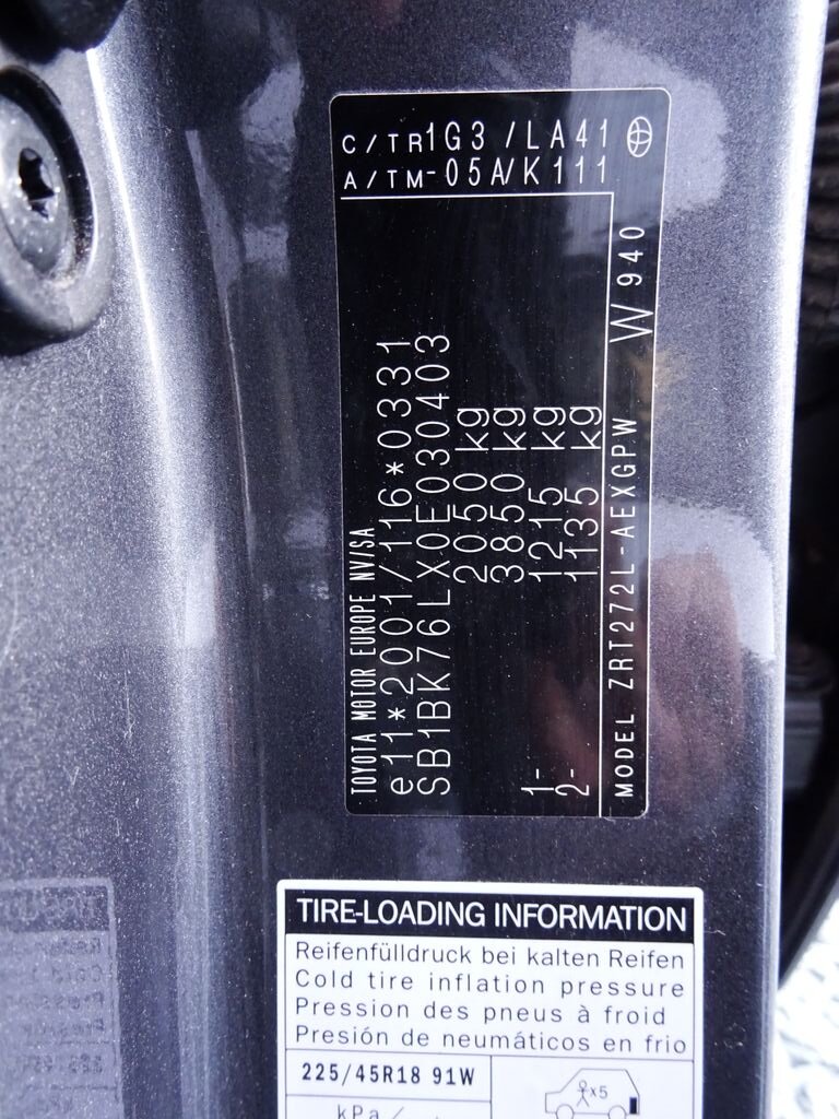 Toyota Avensis Sedan / Limuzína 2,0 l 112 kw