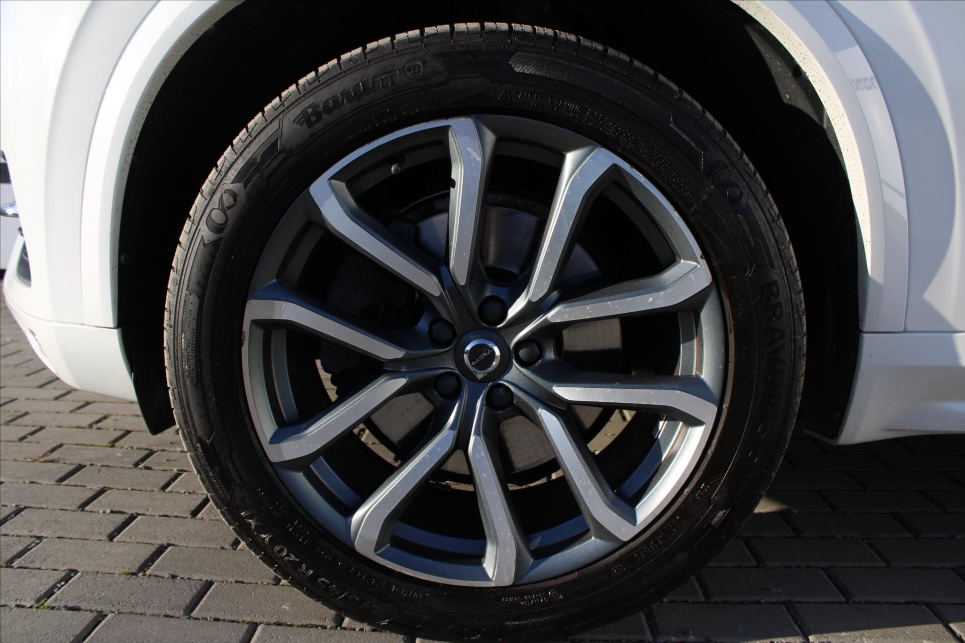 Volvo XC90 SUV 2,0 l 173 kw