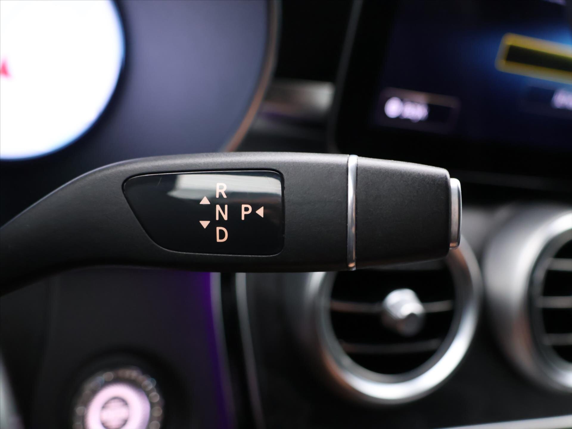 Mercedes-Benz GLC SUV 2,0 l 143 kw