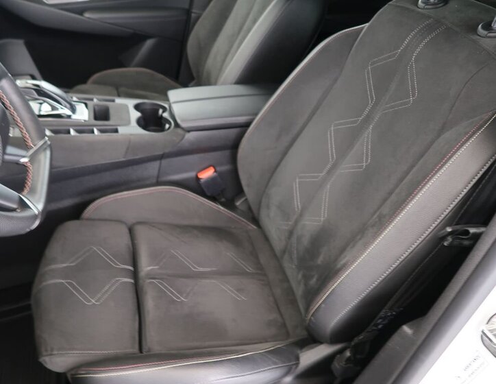 DS Automobiles DS7 Crossback SUV / Terénní 1,6 l 133 kw