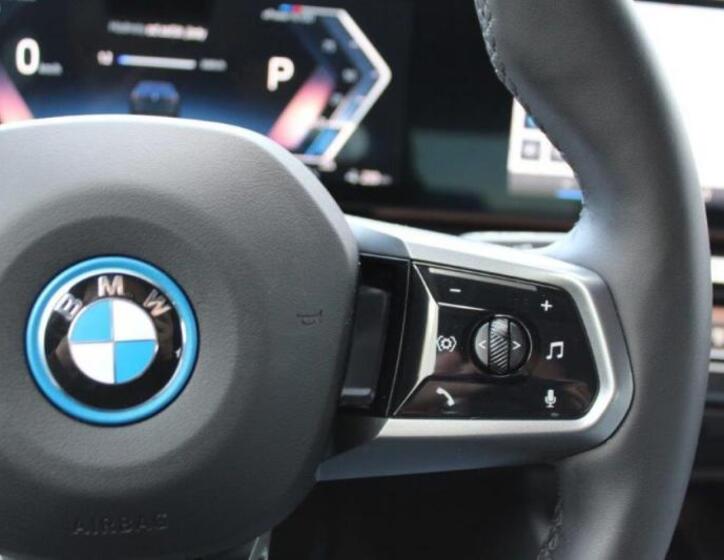 BMW i5 19