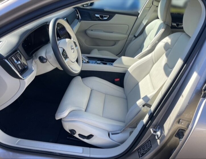 Volvo V60 Kombi 2,0 l 145 kw