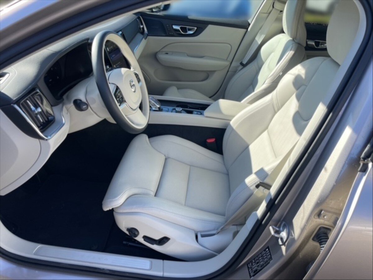 Volvo V60 Kombi 2,0 l 145 kw