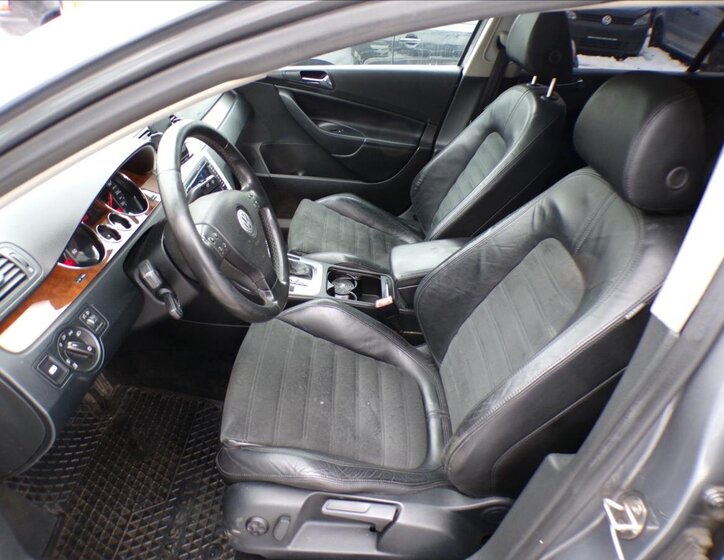 Volkswagen Passat Sedan 2,0 l 103 kw