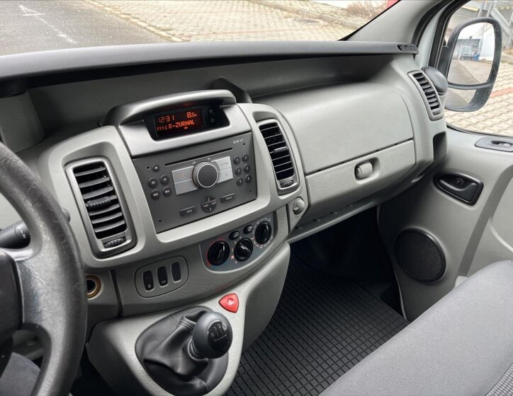 Opel Vivaro VAN-Minibus 2,0 l 84 kw