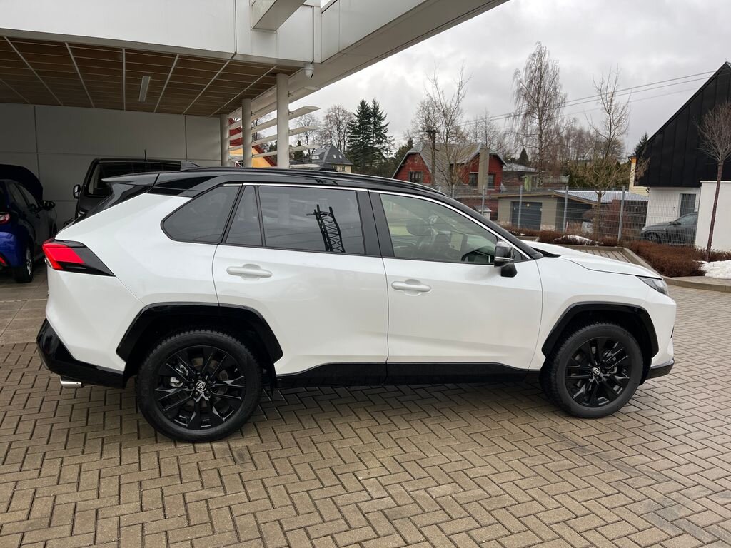 Toyota RAV4 SUV 2,5 l 131 kw