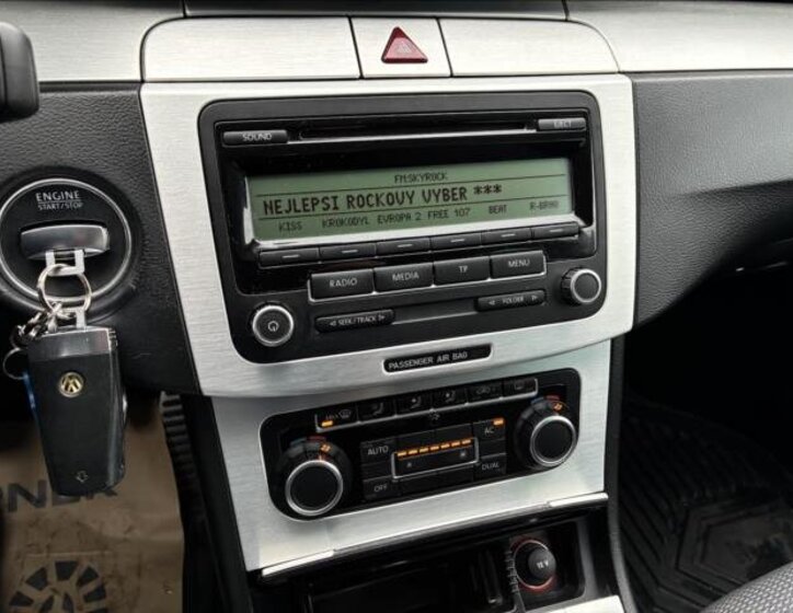 Volkswagen Passat CC Sedan 1,8 l 118 kw