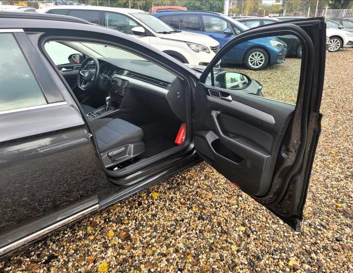 Volkswagen Passat 10