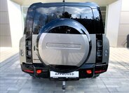 Land Rover Defender 5