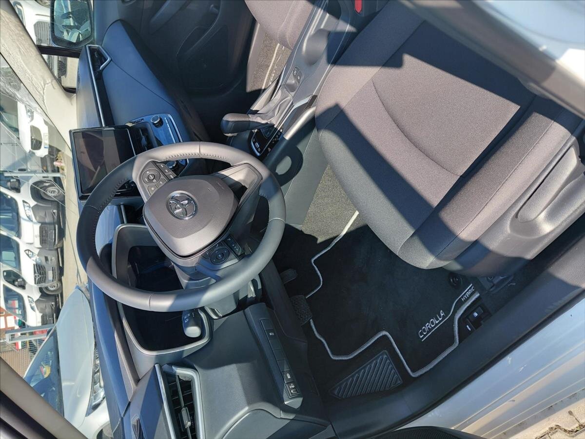 Toyota Corolla Sedan / Limuzína 1,8 l 103 kw