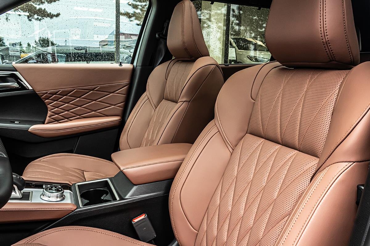 Mitsubishi Outlander SUV / Terénní 2,4 l 225 kw