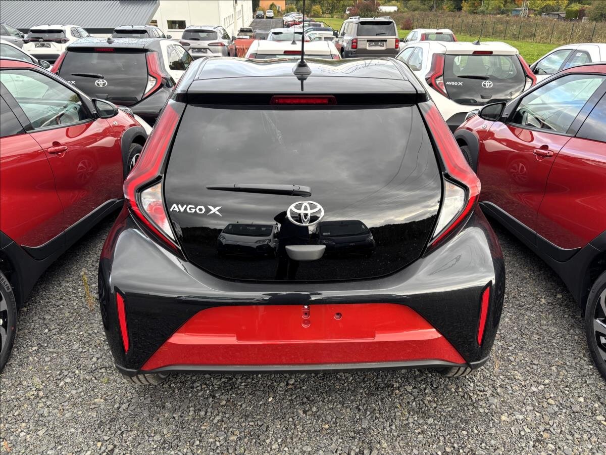 Toyota Aygo Hatchback 1,0 l 53 kw