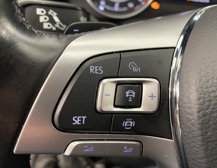 Volkswagen Touareg SUV / Terénní 3,0 l 170 kw