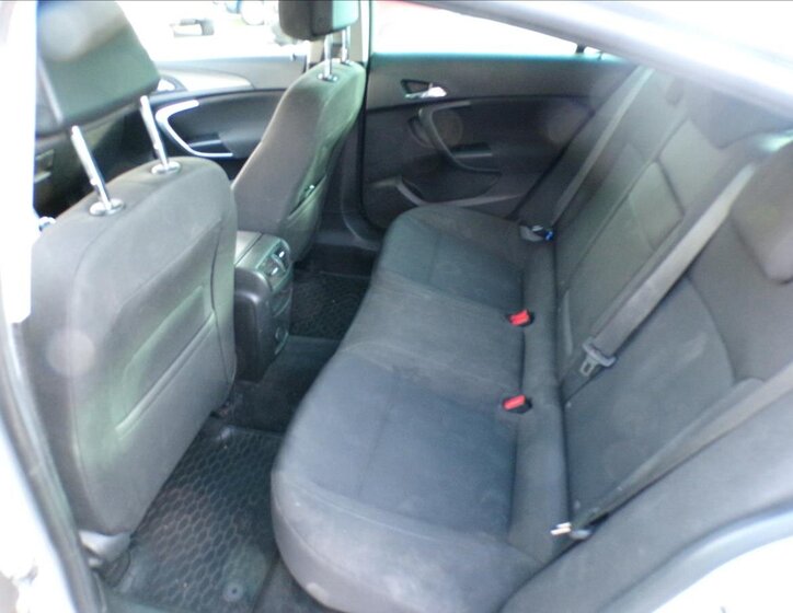 Opel Insignia Hatchback 2,0 l 118 kw