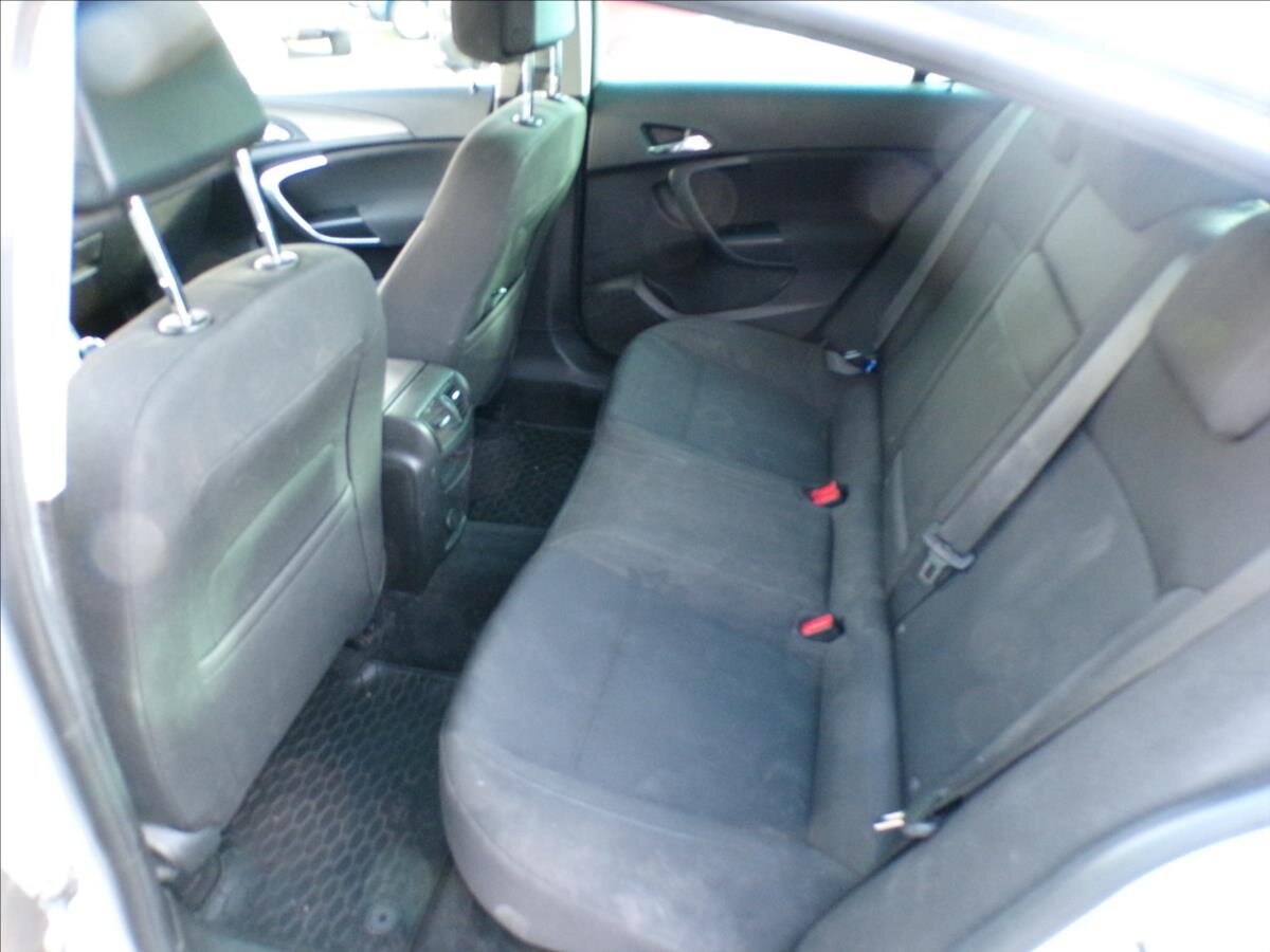 Opel Insignia Hatchback 2,0 l 118 kw