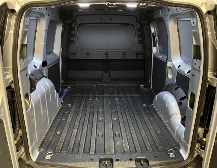 Volkswagen Caddy Skříň 2,0 l 55 kw