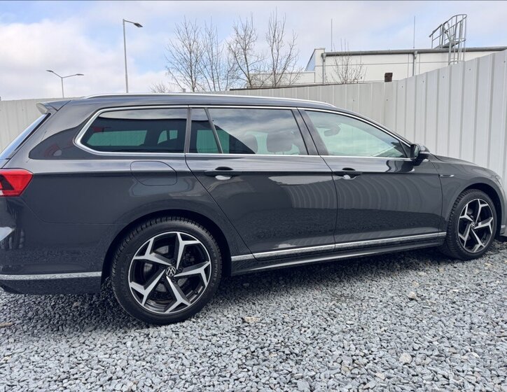 Volkswagen Passat Kombi 1,5 l 110 kw