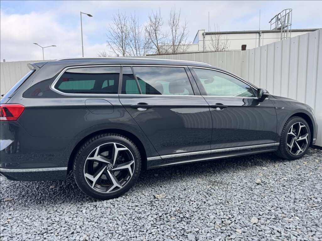 Volkswagen Passat Kombi 1,5 l 110 kw