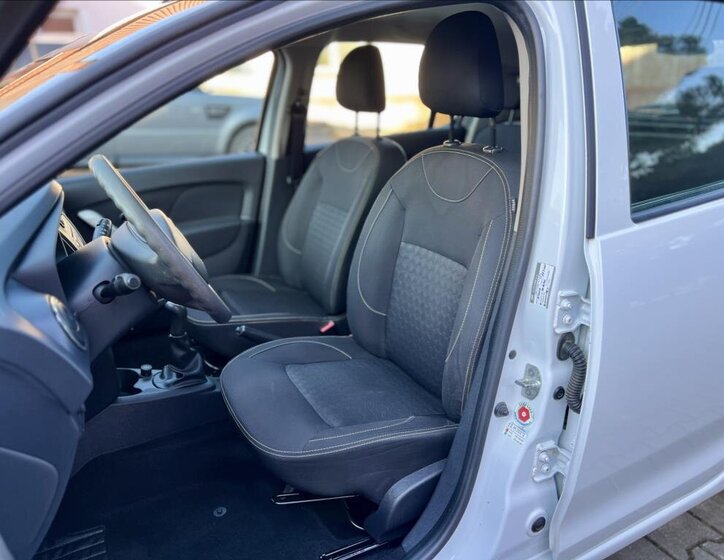 Dacia Sandero Hatchback 1,1 l 55 kw