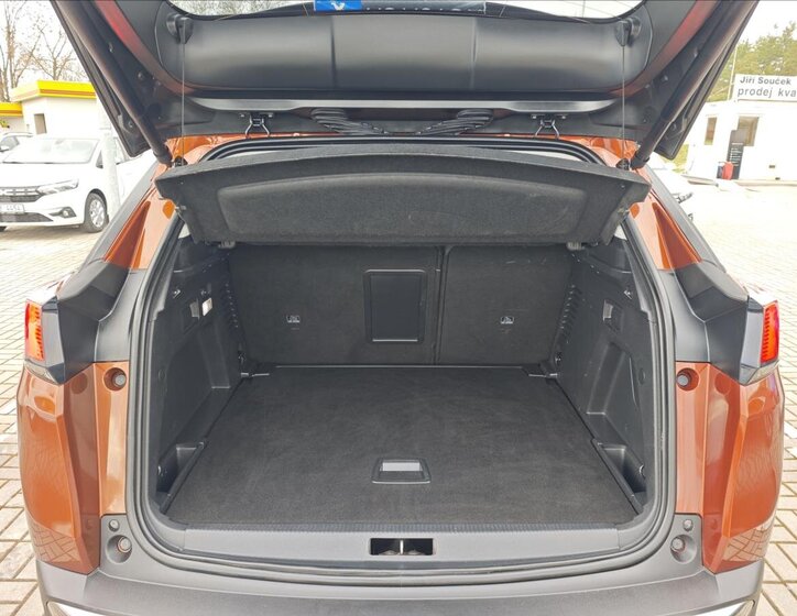 Peugeot 3008 SUV / Terénní 2,0 l 110 kw