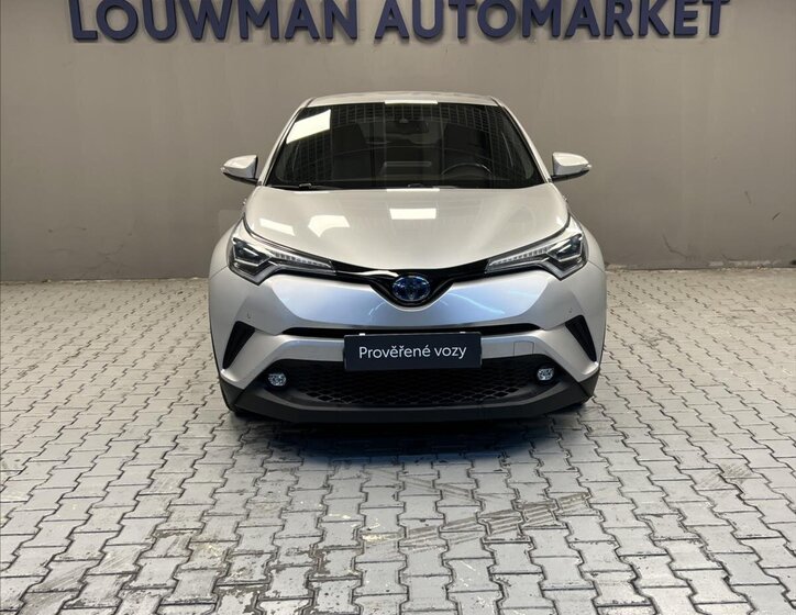 Toyota C-HR 4