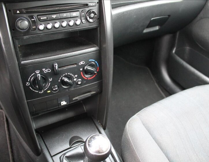 Peugeot 207 Kombi 1,4 l 54 kw