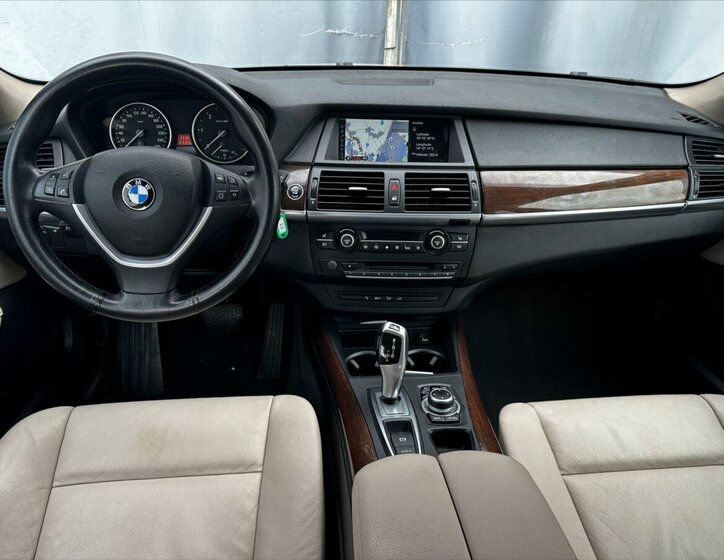 BMW X5 Kombi 3,0 l 180 kw