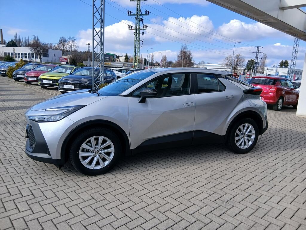 Toyota C-HR SUV / Terénní 1,8 l 72 kw