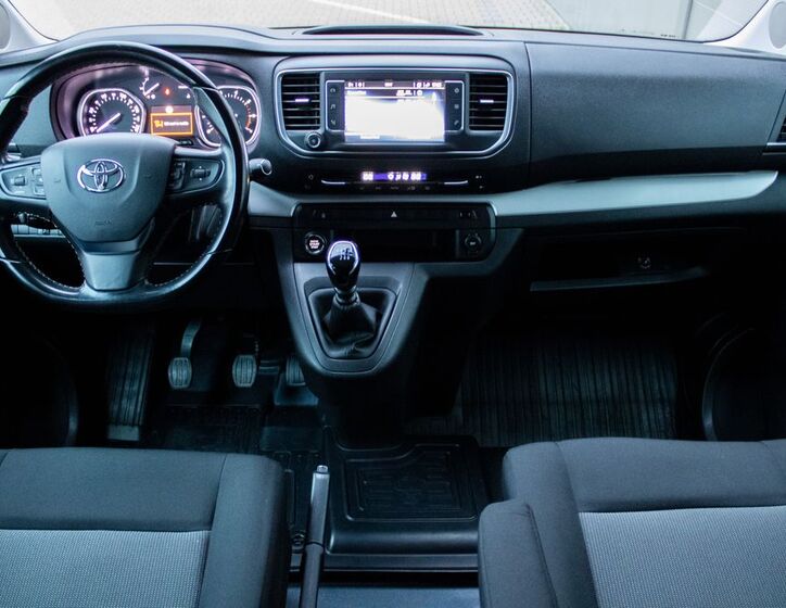 Toyota ProAce 11