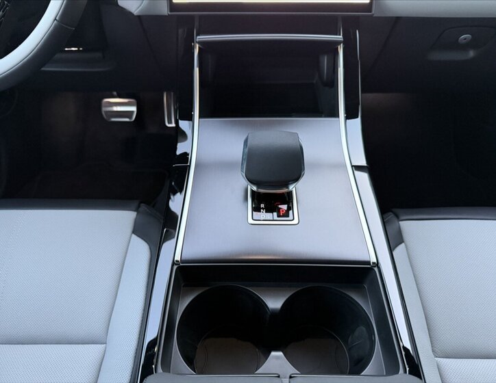 Land Rover Range Rover Velar SUV / Terénní 3,0 l 221 kw