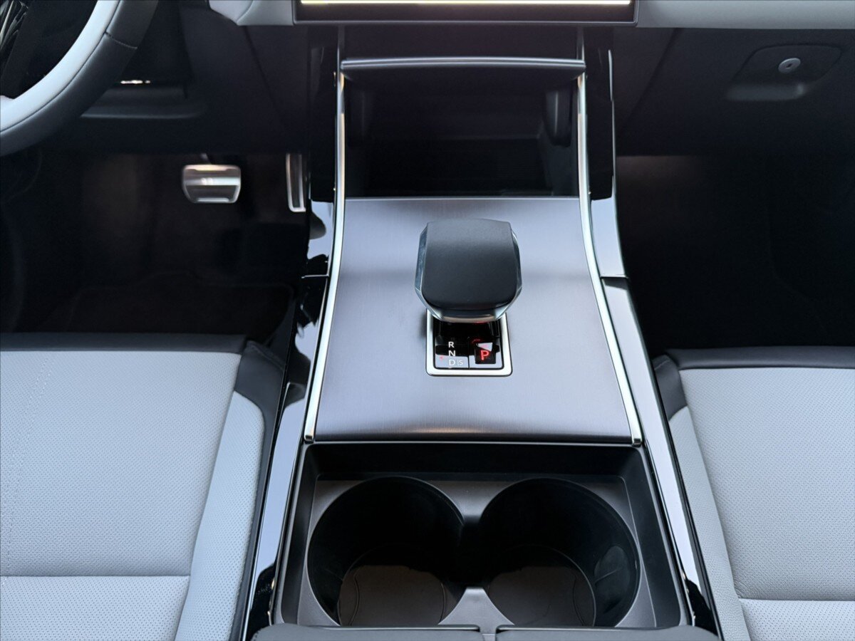 Land Rover Range Rover Velar SUV / Terénní 3,0 l 221 kw