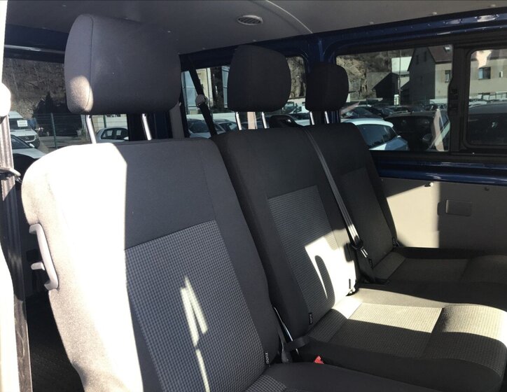 Volkswagen Transporter 9