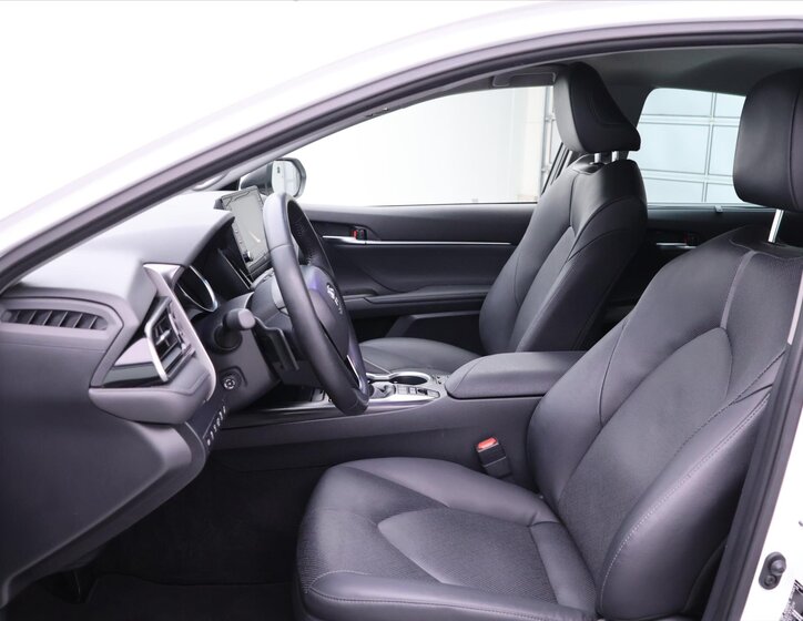 Toyota Camry Sedan / Limuzína 2,5 l 131 kw