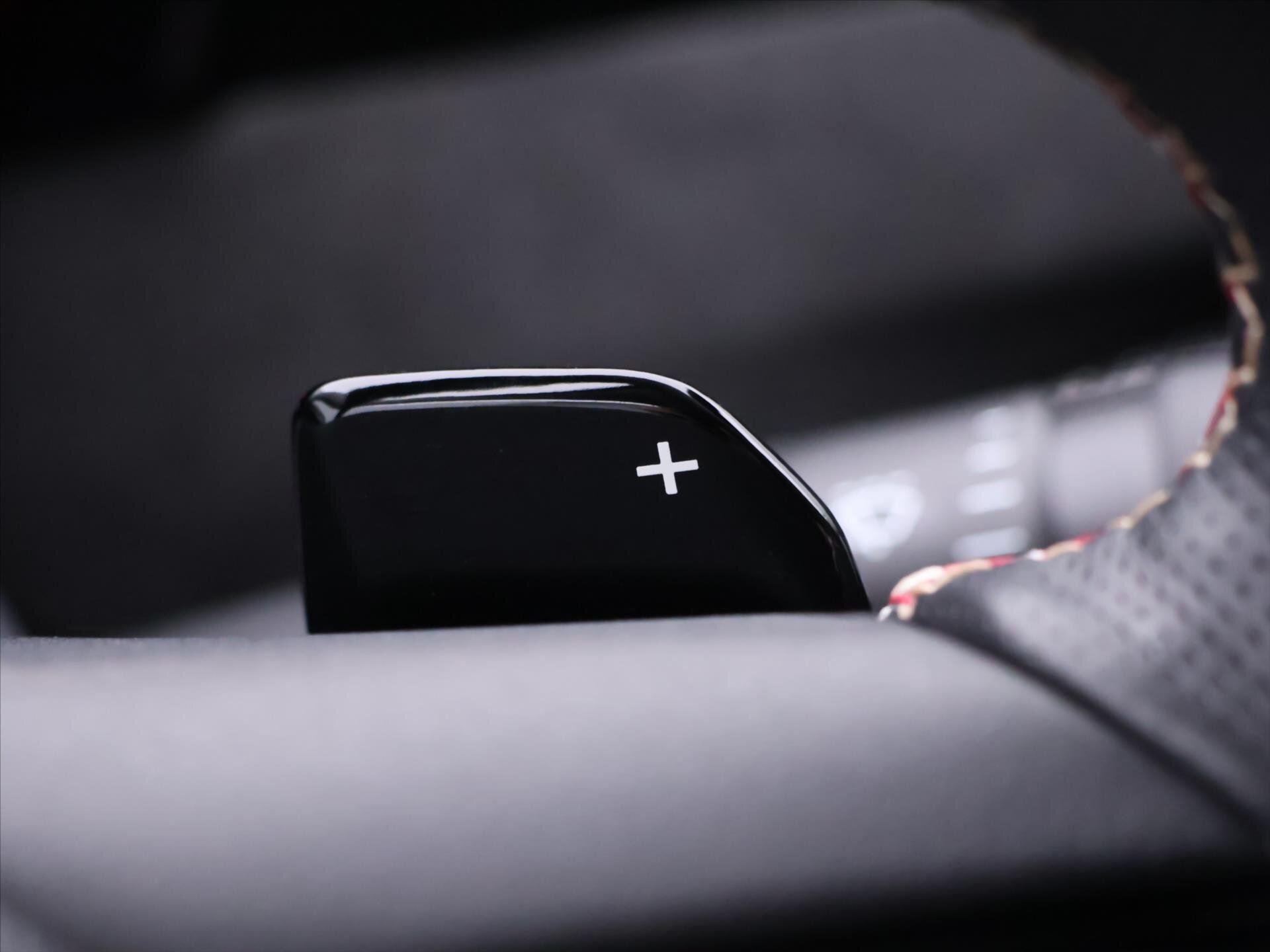 DS Automobiles DS4 Hatchback 1,6 l 165 kw