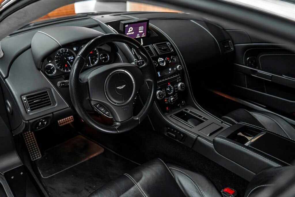 Aston Martin V8 Vantage Kupé 4,7 l 313 kw