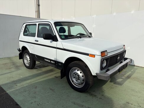 Lada Niva SUV / Terénní 1,7 l 61 kw
