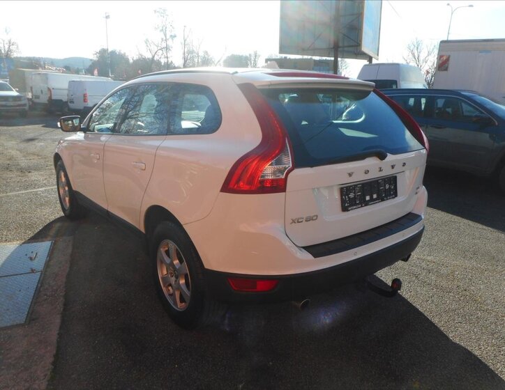 Volvo XC60 SUV 2,4 l 120 kw