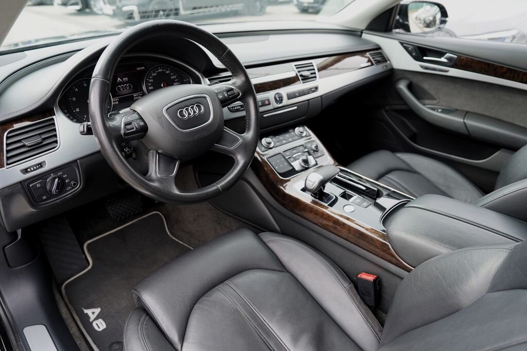 Audi A8 Sedan / Limuzína 3,0 l 213 kw