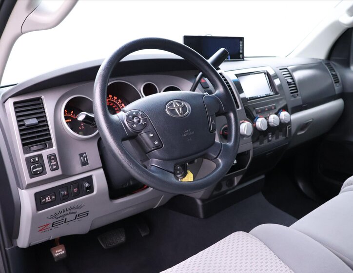 Toyota Tundra Pick-up 5,7 l 285 kw