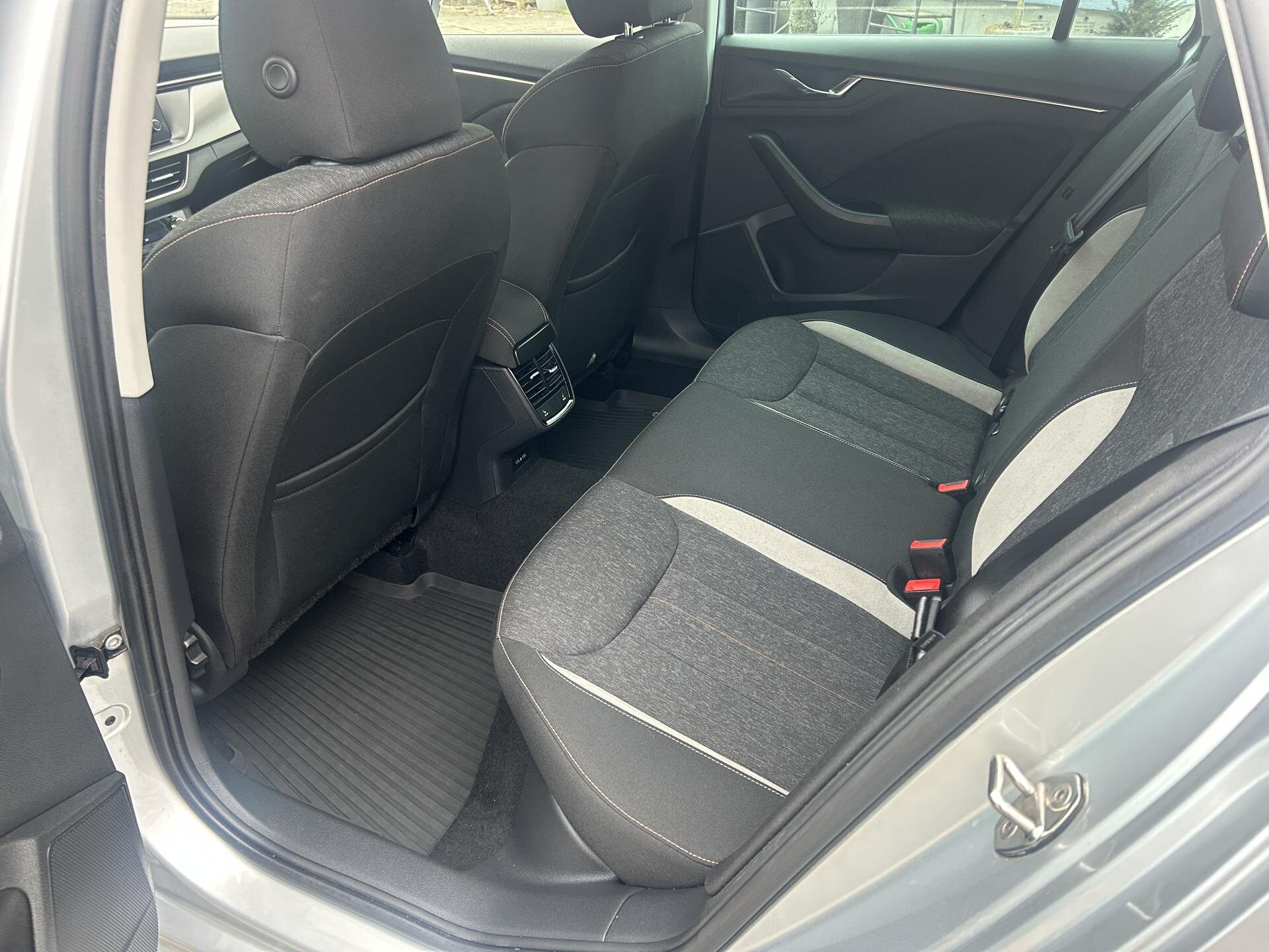 Škoda Kamiq Hatchback 999,0 85 kw