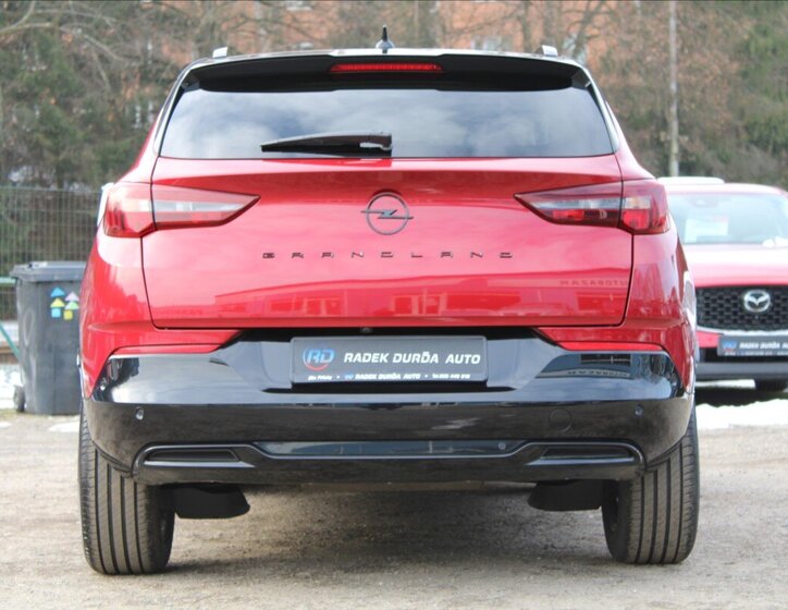 Opel Grandland SUV 1,2 l 96 kw