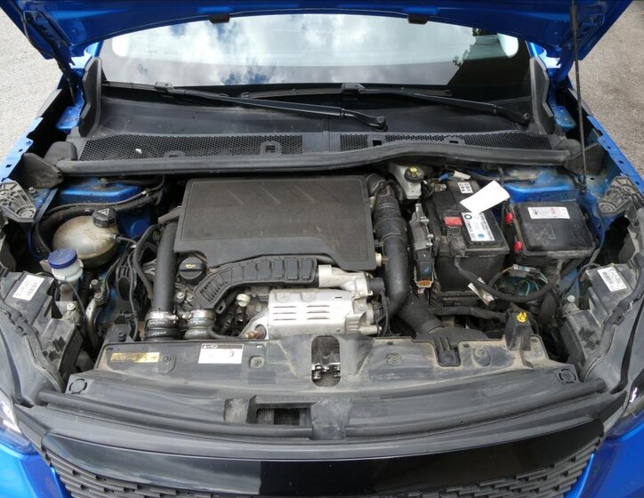 Peugeot 2008 SUV 1,2 l 96 kw