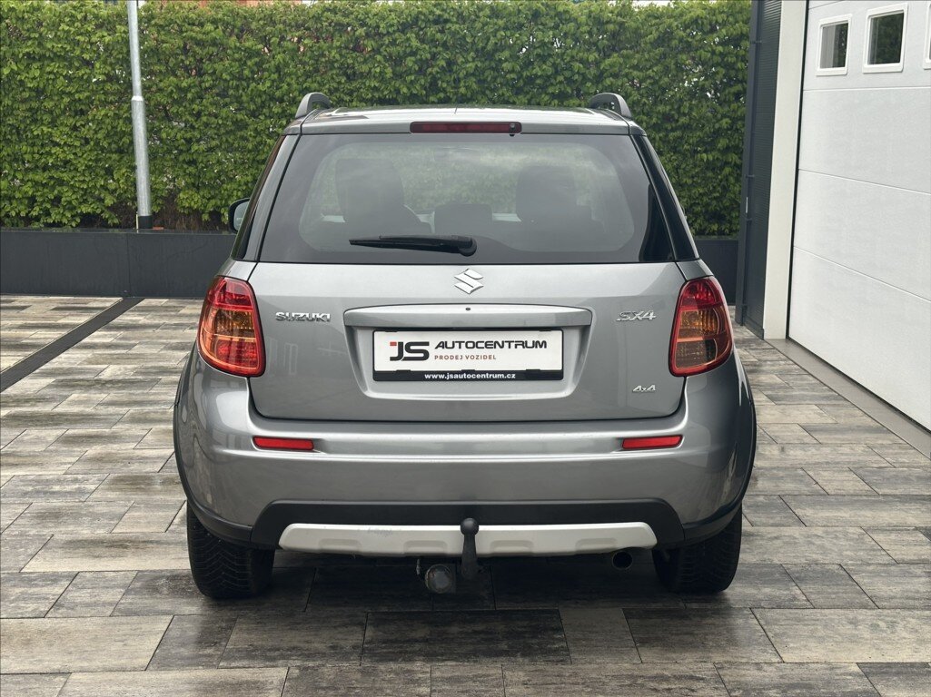 Suzuki SX4 Hatchback 2,0 l 99 kw
