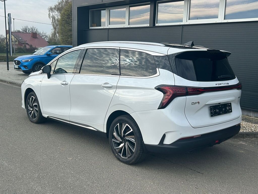 Dongfeng Ostatní MPV 1,5 l 180 kw