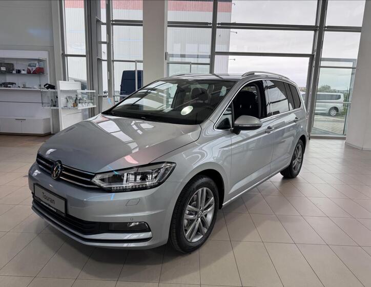 Volkswagen Touran 1