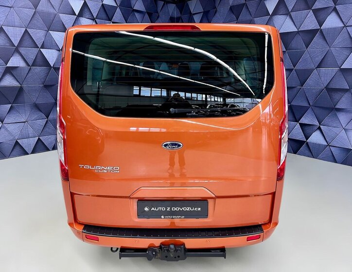 Ford Tourneo Custom 6