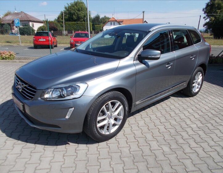 Volvo XC60 SUV / Terénní 2,0 l 110 kw